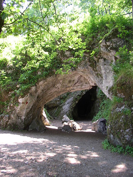 Sztramberk (Štramberk)-jaskinia Szipka (Šipka)-znalezisko człowieka neandertalskiego na Morawach.